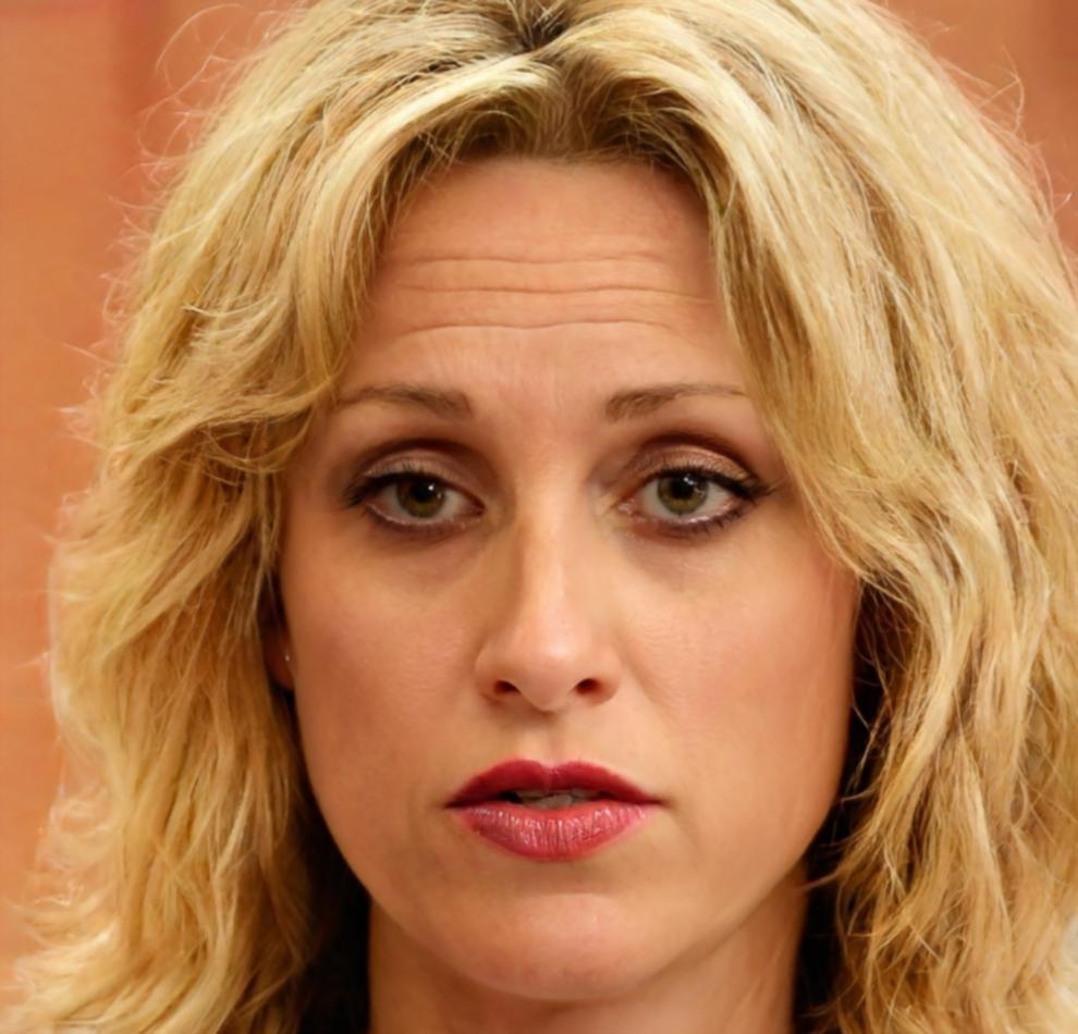 Lisa Hoffmann, Steuerberaterin